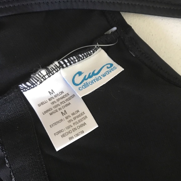 {California Waves} Graphic Print Swimsuit - Picture 4 of 6